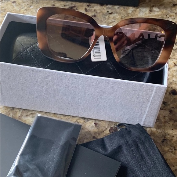 Authentic Chanel Sunglasses - Picture 10 of 10